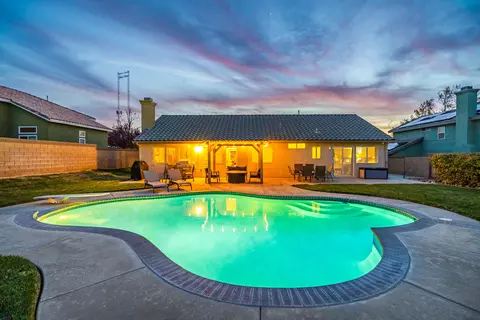 42102 Quail Creek Dr, Quartz Hill, CA 93536
