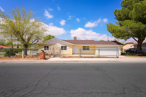 4573 Ave L14, Lancaster, CA 93536