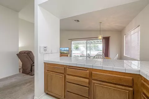 43943 Comstock Ave, Lancaster, CA 93535 photo 12