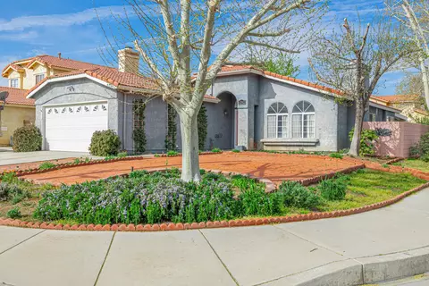 43943 Comstock Ave, Lancaster, CA 93535 photo 3