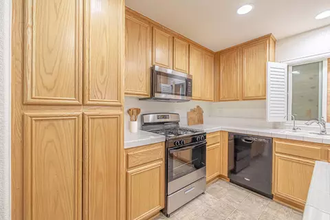 45426 36th St E, Lancaster, CA 93535 photo 3