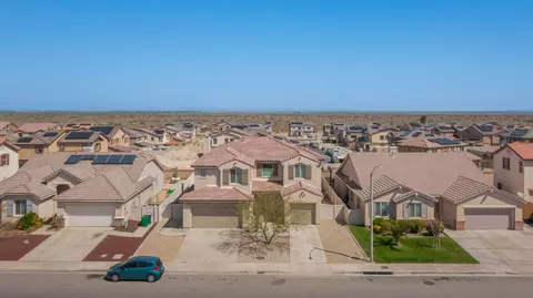 6725 Bertillion St, Palmdale, CA 93552 photo 2