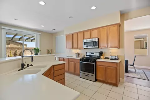 6725 Bertillion St, Palmdale, CA 93552 photo 16