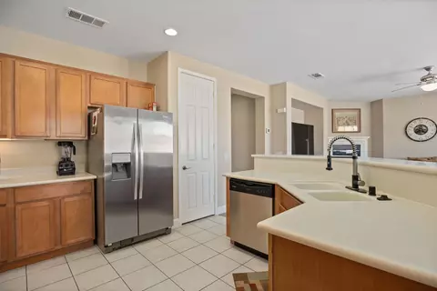 6725 Bertillion St, Palmdale, CA 93552 photo 14