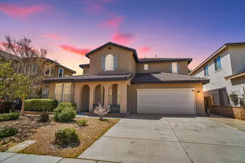 4200 Club Vista Dr, Palmdale, CA 93551