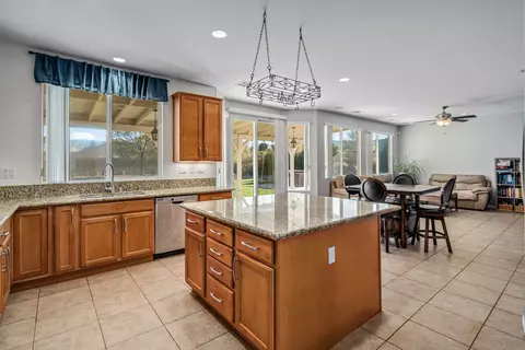 4374 Paddock Way, Lancaster, CA 93536 photo 10