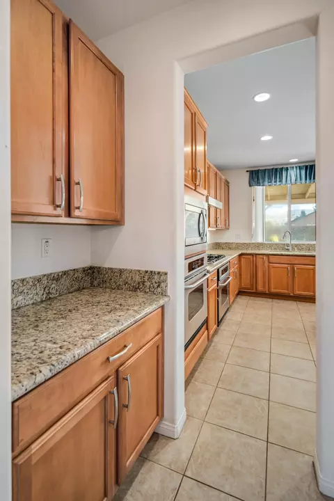 4374 Paddock Way, Lancaster, CA 93536 photo 9