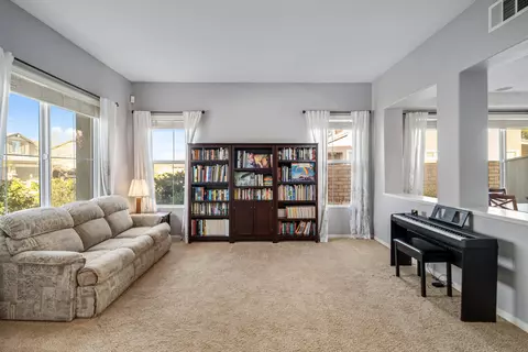 4374 Paddock Way, Lancaster, CA 93536 photo 5