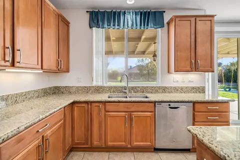 4374 Paddock Way, Lancaster, CA 93536 photo 11