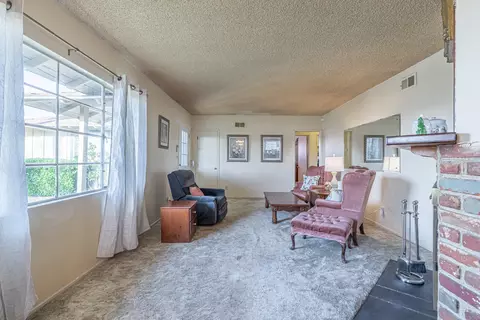 402 Lightcap St, Lancaster, CA 93535 photo 7