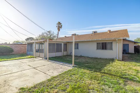 402 Lightcap St, Lancaster, CA 93535 photo 17