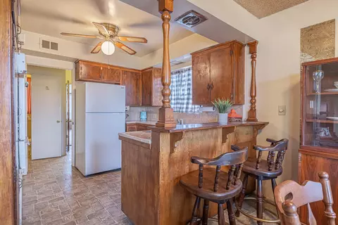 402 Lightcap St, Lancaster, CA 93535 photo 11