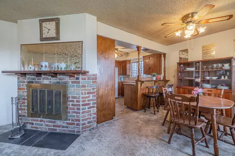 402 Lightcap St, Lancaster, CA 93535 photo 8