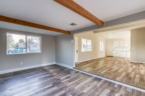 44739 Foxton Ave, Lancaster, CA 93535 photo 2