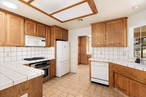 19201 Jacks Hill Rd, Tehachapi, CA 93561 photo 11