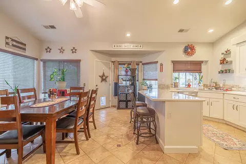 42536 Plains Dr, Lancaster, CA 93536 photo 9