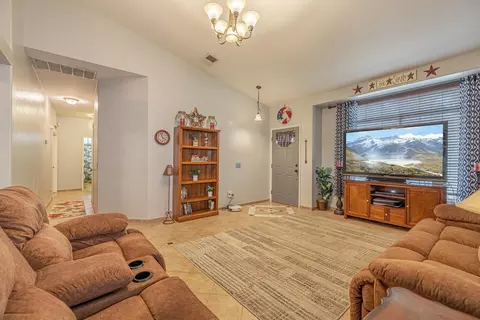 42536 Plains Dr, Lancaster, CA 93536 photo 4