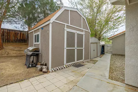 42536 Plains Dr, Lancaster, CA 93536 photo 32
