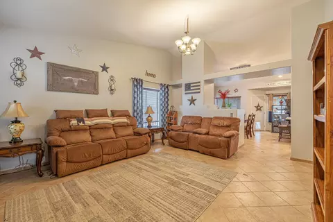 42536 Plains Dr, Lancaster, CA 93536 photo 6