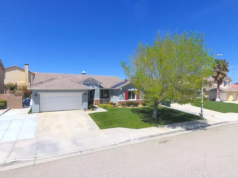 42467 Biscay St, Lancaster, CA 93536 photo 2