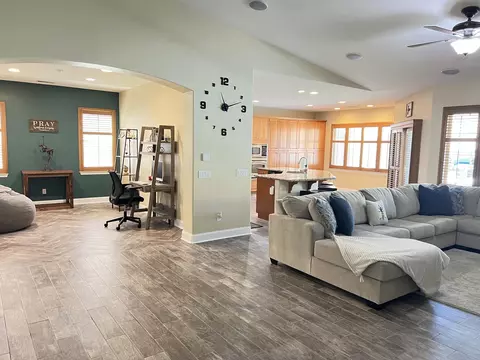 42467 Biscay St, Lancaster, CA 93536 photo 8