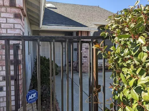 44045 Buttercup Way, Lancaster, CA 93535