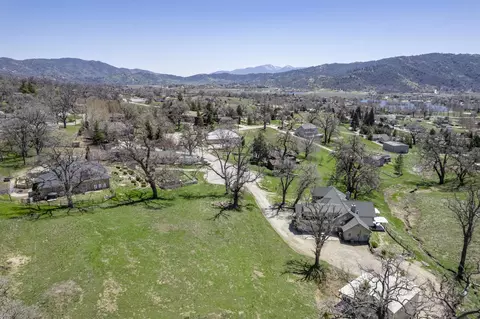 29889 Stevens Ct, Tehachapi, CA 93561 photo 4