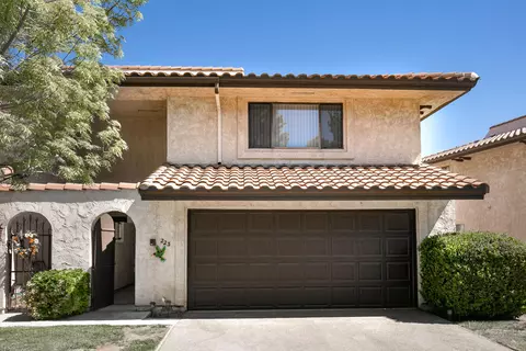 223 Eagle Ln, Palmdale, CA 93551