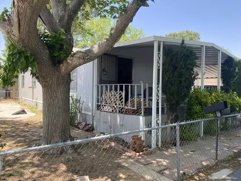 43850 20th St E #SPC 214, Lancaster, CA 93535