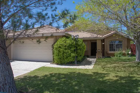 2433 Dixie St, Rosamond, CA 93560