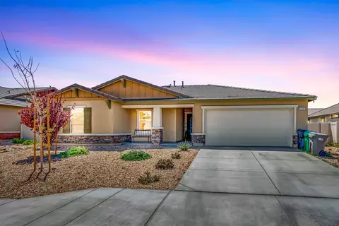 2036 Lingard St E, Lancaster, CA 93535