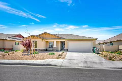 2036 Lingard St E, Lancaster, CA 93535 photo 2
