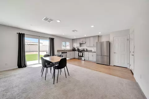2036 Lingard St E, Lancaster, CA 93535 photo 8