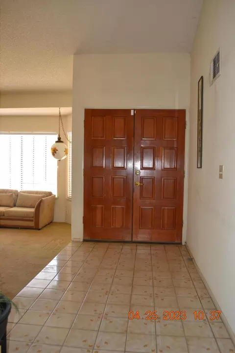 1333 Pasteur Dr, Lancaster, CA 93535 photo 2