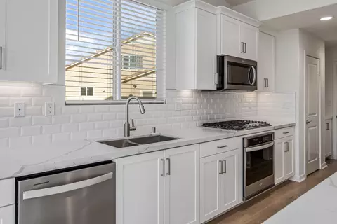 7035 Kristina Ct, Lancaster, CA 93536 photo 9