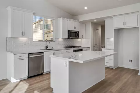 7035 Kristina Ct, Lancaster, CA 93536 photo 8