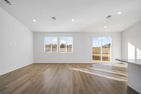 7035 Kristina Ct, Lancaster, CA 93536 photo 6