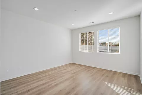 7035 Kristina Ct, Lancaster, CA 93536 photo 13