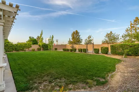 42524 Biscay St, Lancaster, CA 93536 photo 43