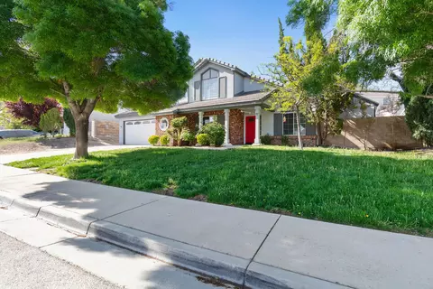 1358 Leopard Ct, Palmdale, CA 93551