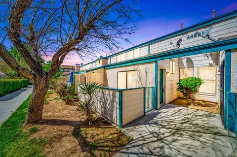 44520 15th St E #8, Lancaster, CA 93535