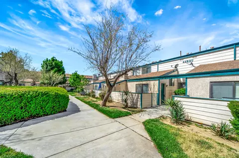 44520 15th St E #8, Lancaster, CA 93535 photo 3