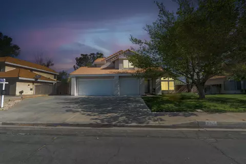 2033 Morningside Ave, Lancaster, CA 93535