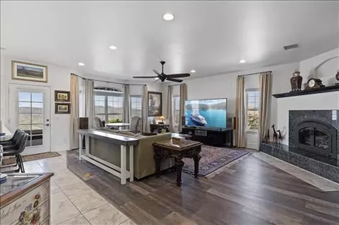 28621 Skyline Dr, Tehachapi, CA 93561 photo 10