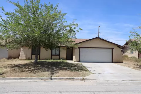 3355 Roxbury St W, Rosamond, CA 93560