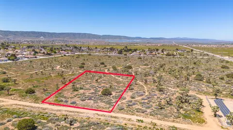 47 Th Stw Vic Ave # K2, Quartz Hill, CA 93536
