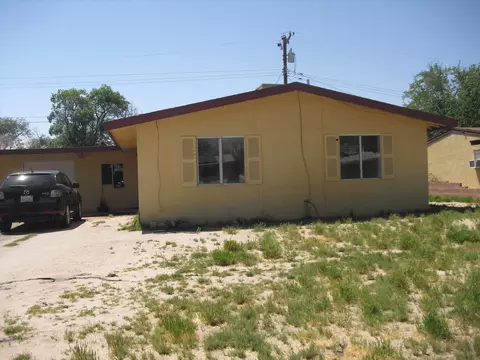 44615 4th St E, Lancaster, CA 93535 photo 2