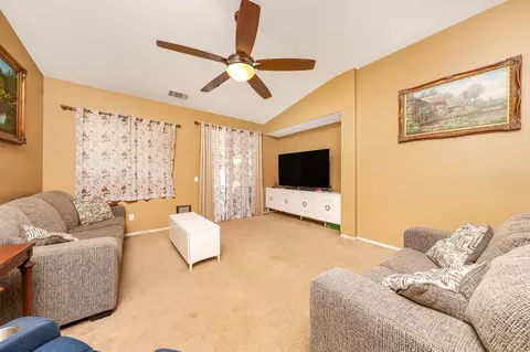 42130 Tropez Dr, Lancaster, CA 93536 photo 6