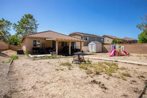 42130 Tropez Dr, Lancaster, CA 93536 photo 21