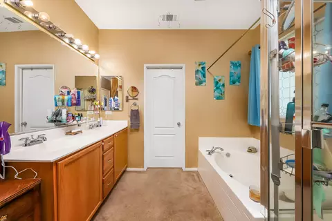 42130 Tropez Dr, Lancaster, CA 93536 photo 13